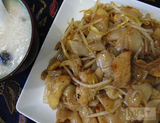 Gluten-Free Chicken Chow Fun