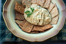 Hummus with gluten-free crackers