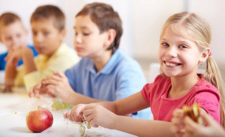 Kids Eating Lunch