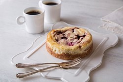 Raspberry Almond Mini Cheesecake