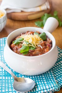 Three Alarm Vegetarian Quinoa Chili 