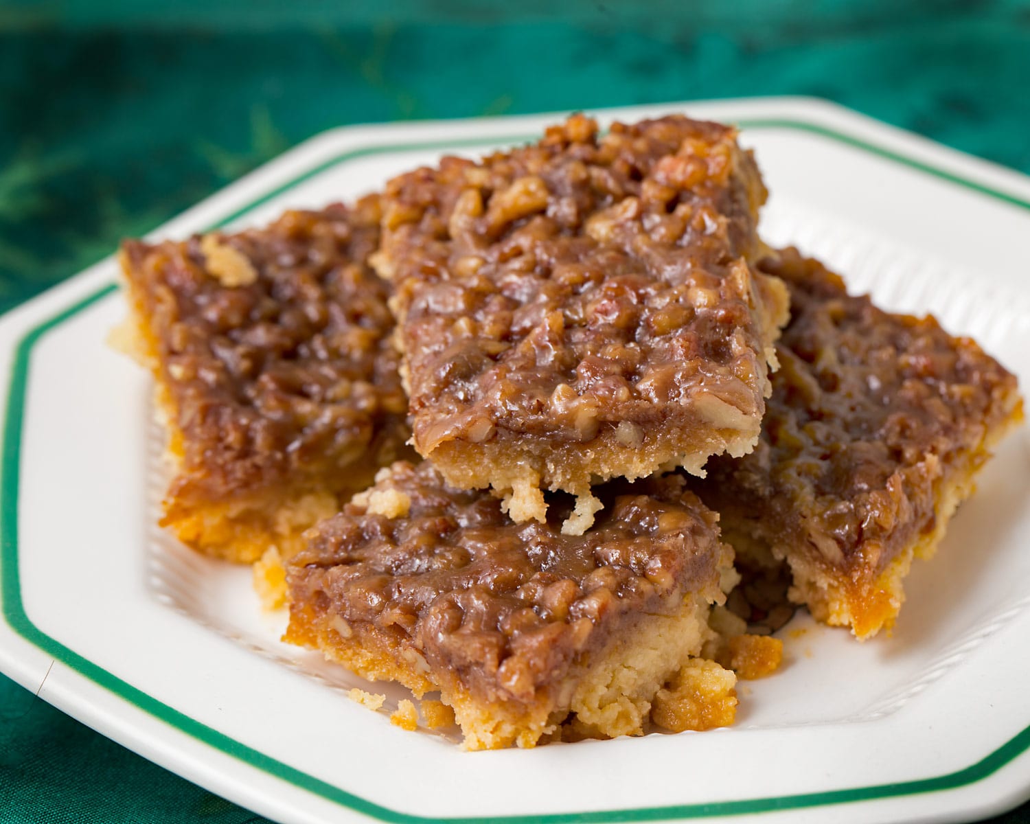GLUTEN-FREE MAPLE PECAN BARS