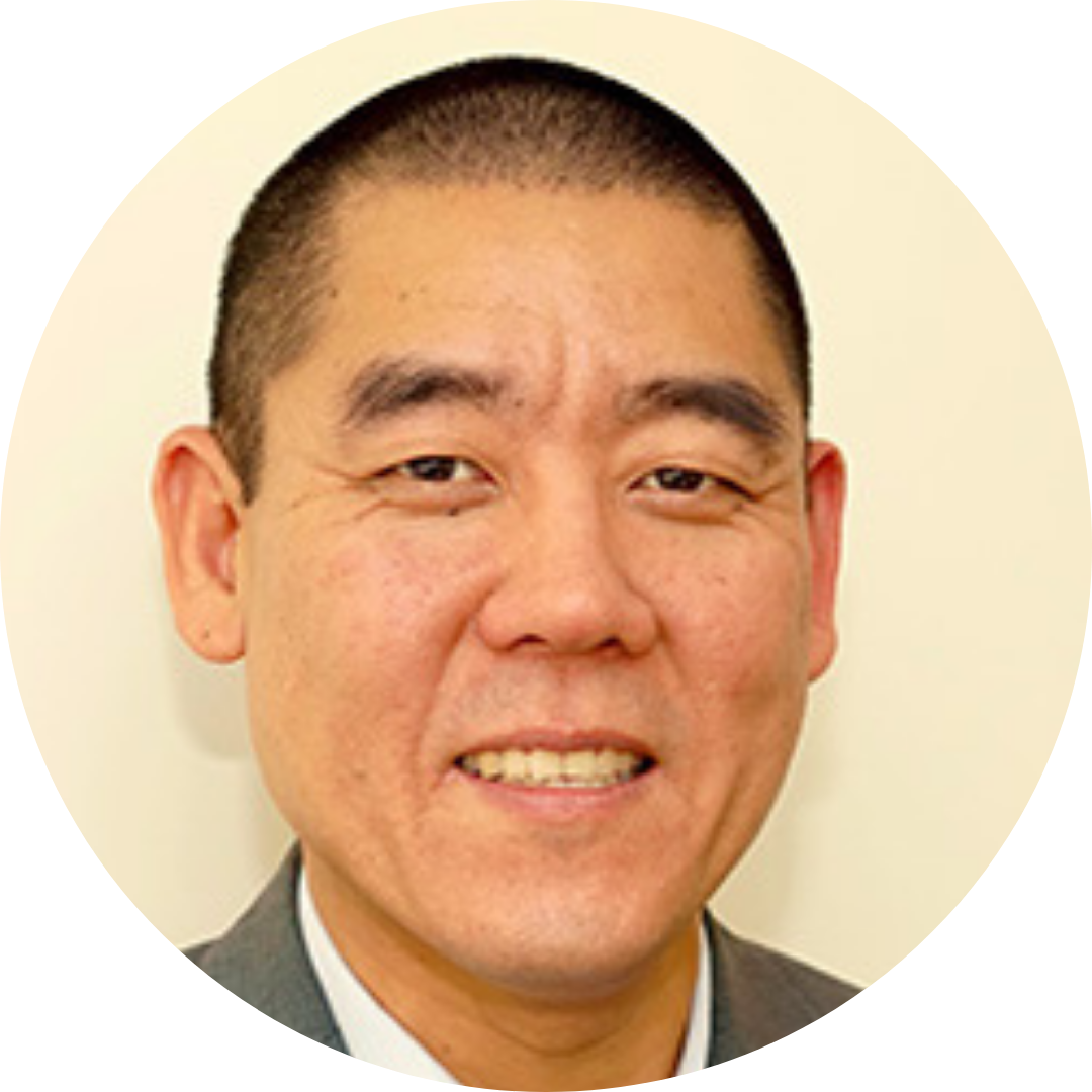A headshot of Arnold Han.