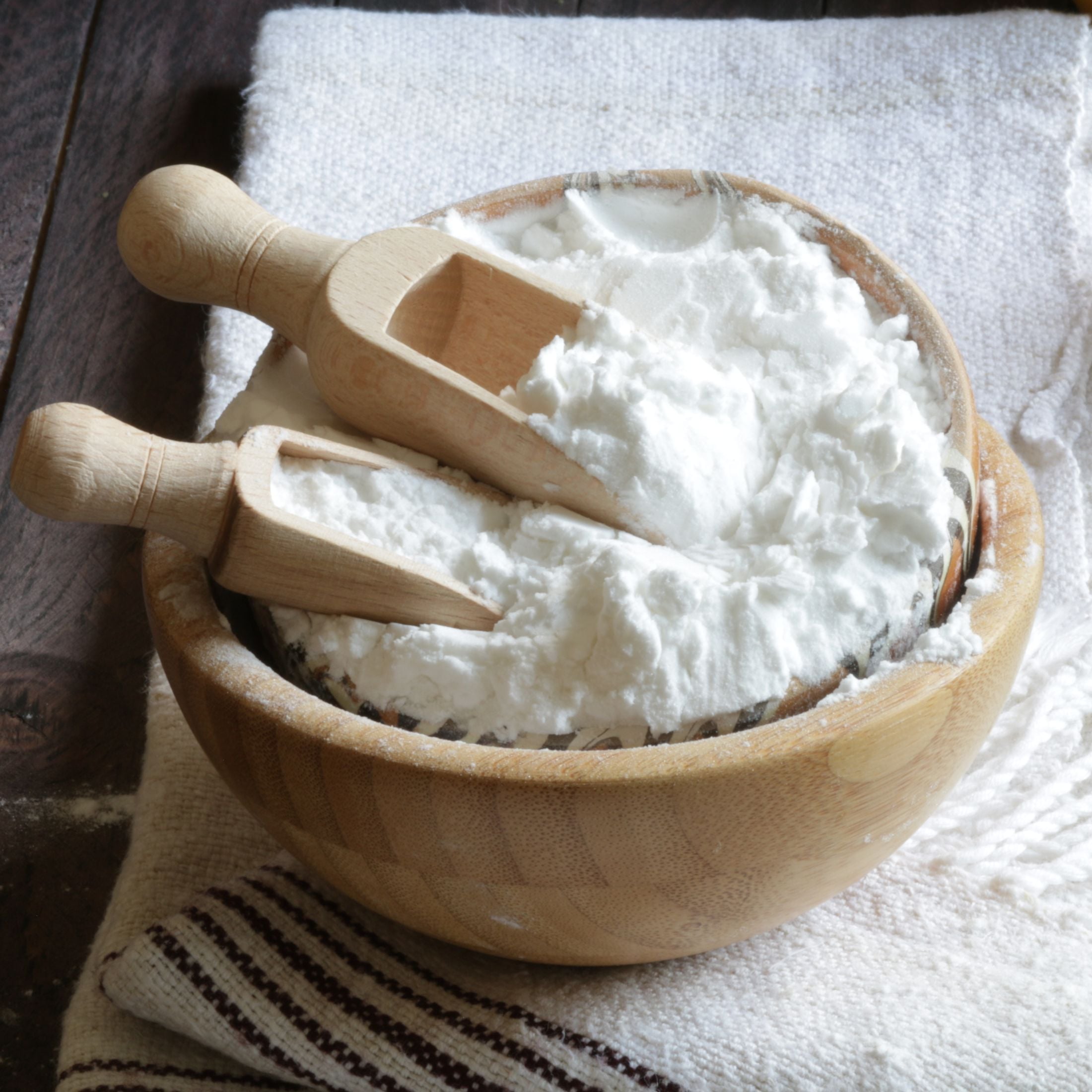 Bowls of food starch.